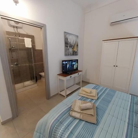 On The Road Bed & Breakfast Telti Екстериор снимка