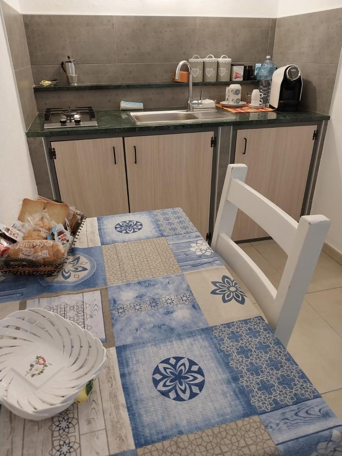 On The Road Bed & Breakfast Telti Екстериор снимка